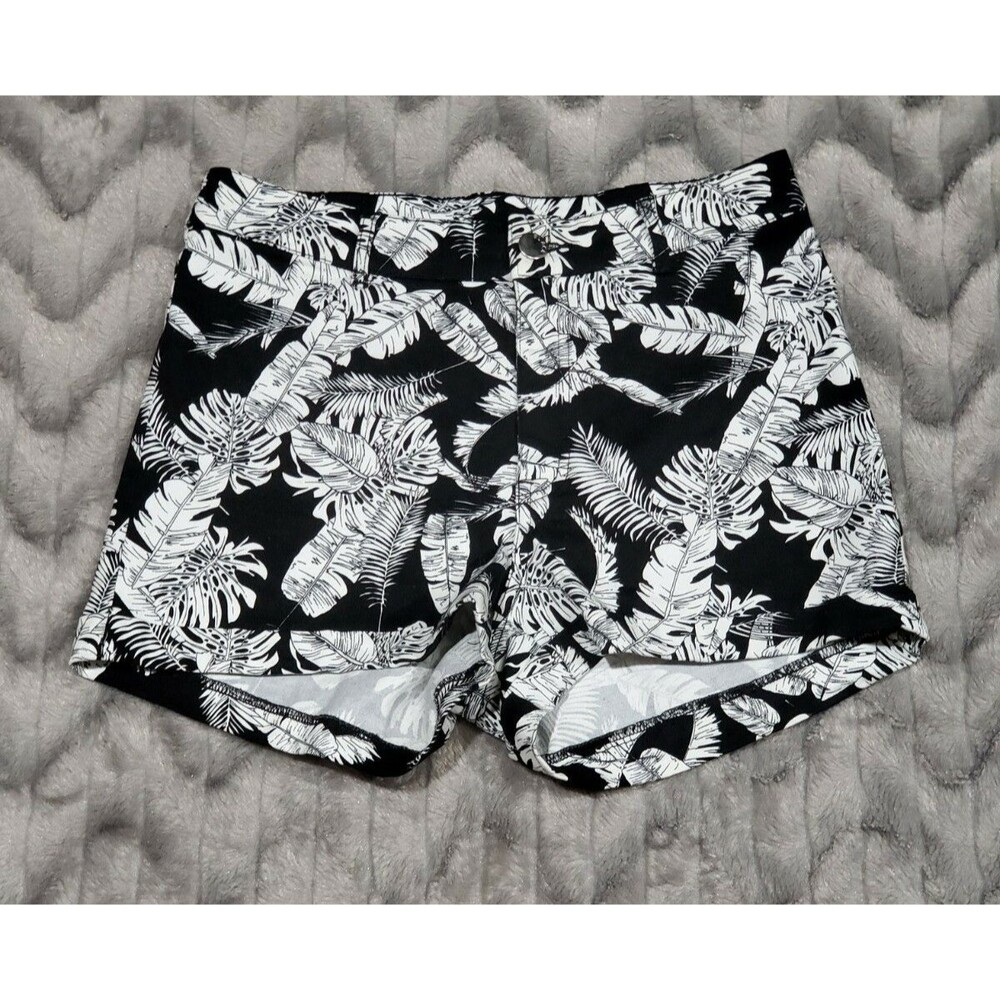 H&M Divided Womens Size 8 High Waist Black White Tropical Leaves Shorts